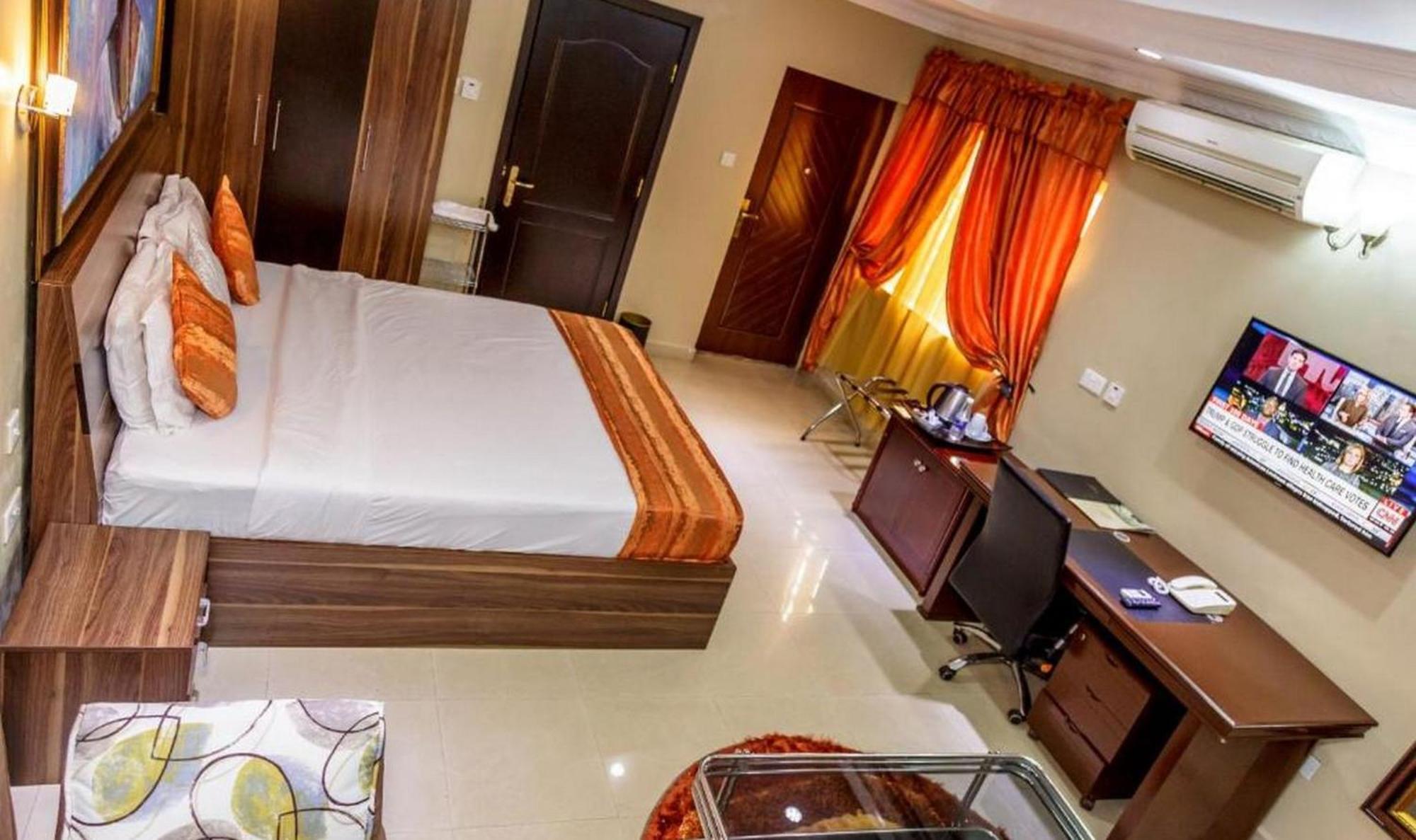 Room In Lodge - Apartment Royale Hotel-3 Bd Apartment Ікеджа Екстер'єр фото