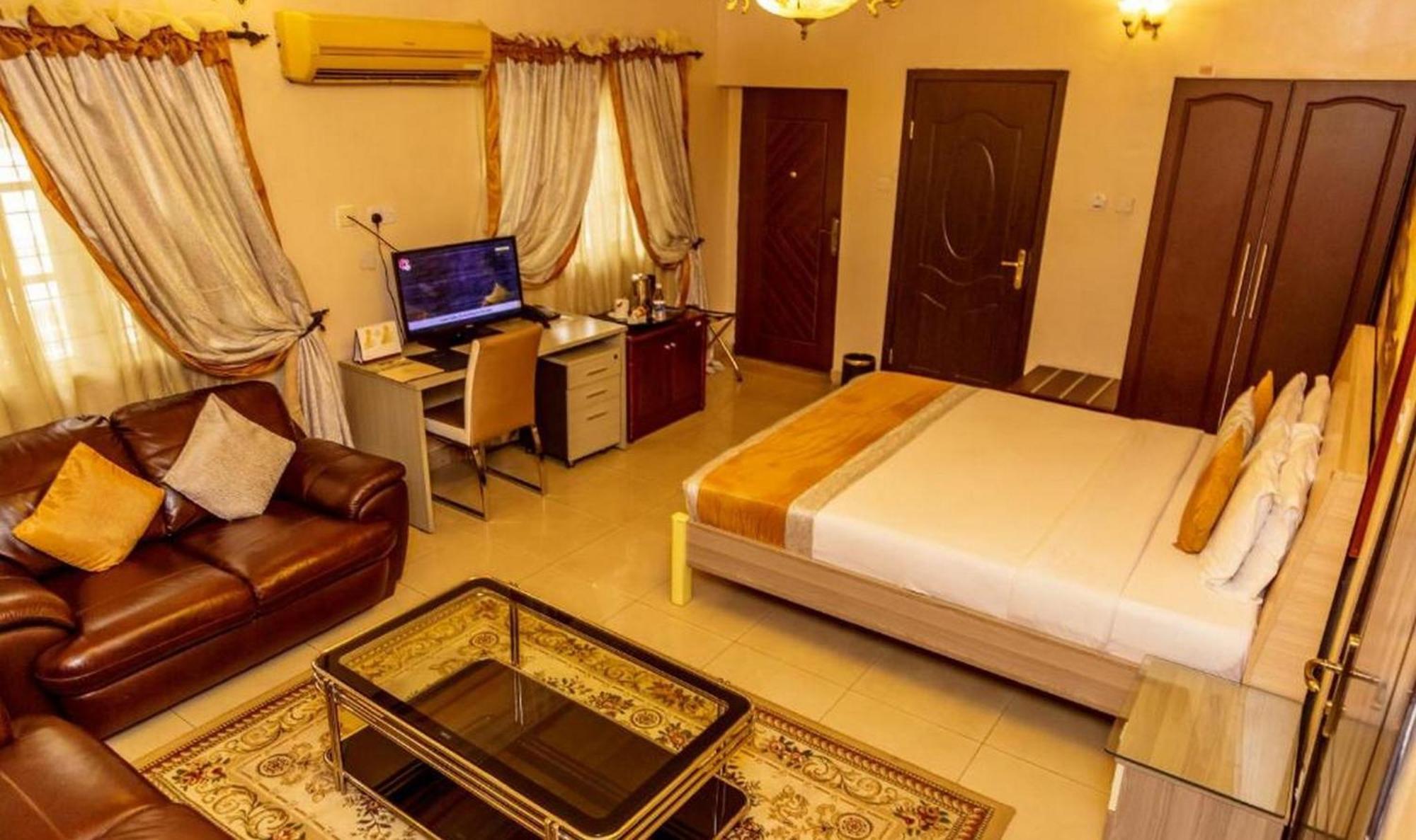 Room In Lodge - Apartment Royale Hotel-3 Bd Apartment Ікеджа Екстер'єр фото