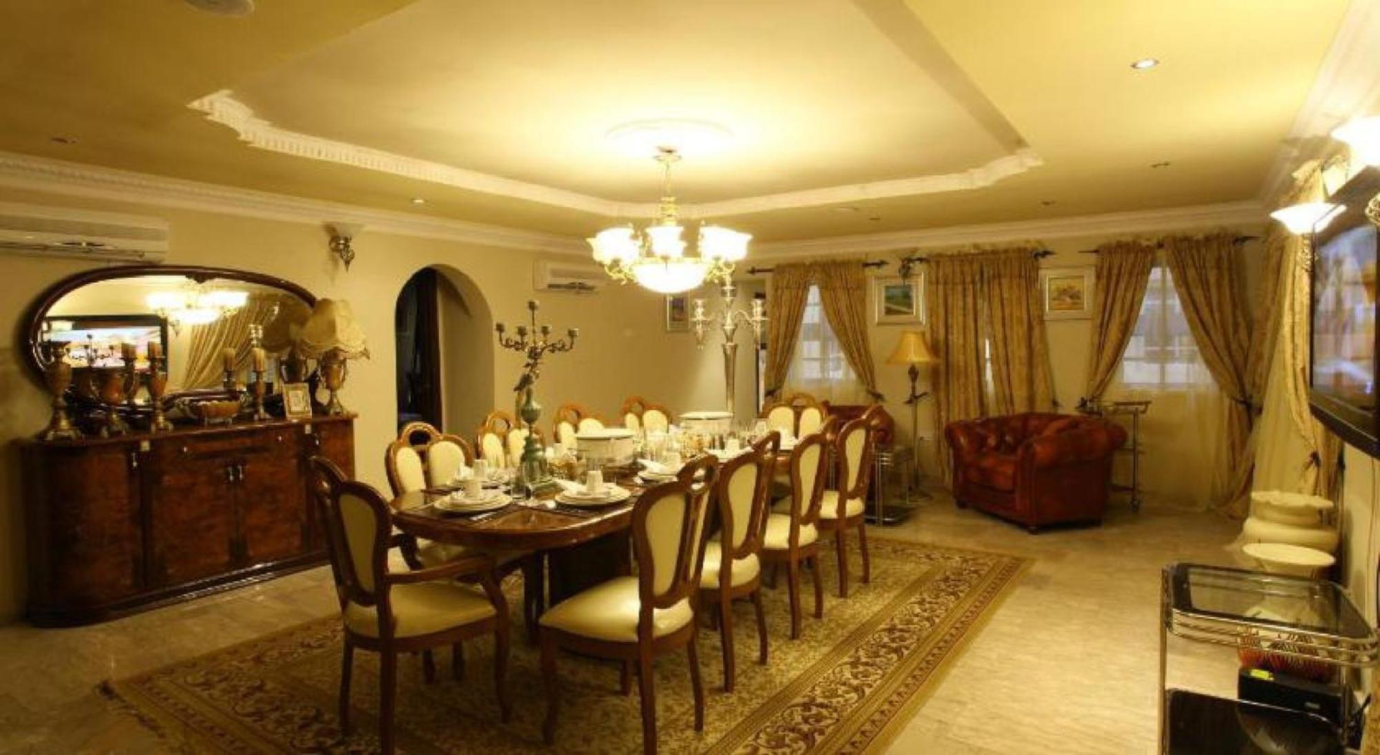 Room In Lodge - Apartment Royale Hotel-3 Bd Apartment Ікеджа Екстер'єр фото
